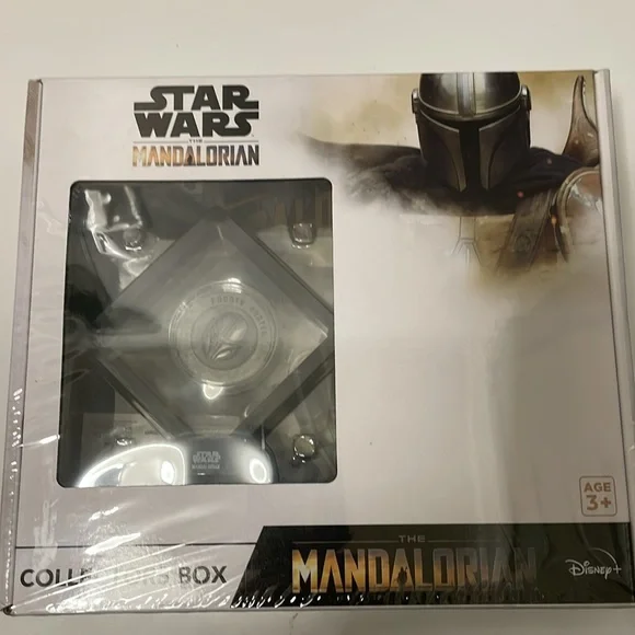 Disney Star Wars THE MANDALORIAN Collectors Box Set with 5 Gifts. New in Box - Picture 5 of 8